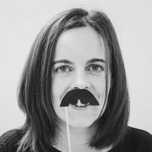 Exemple d’impression photo Movember avec moustache et logo personnalisé pour un événement professionnel