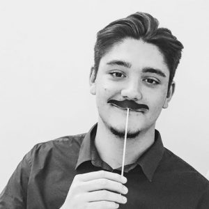 Photobooth moustache original installé pour soutenir la campagne Movember et encourager le dépistage